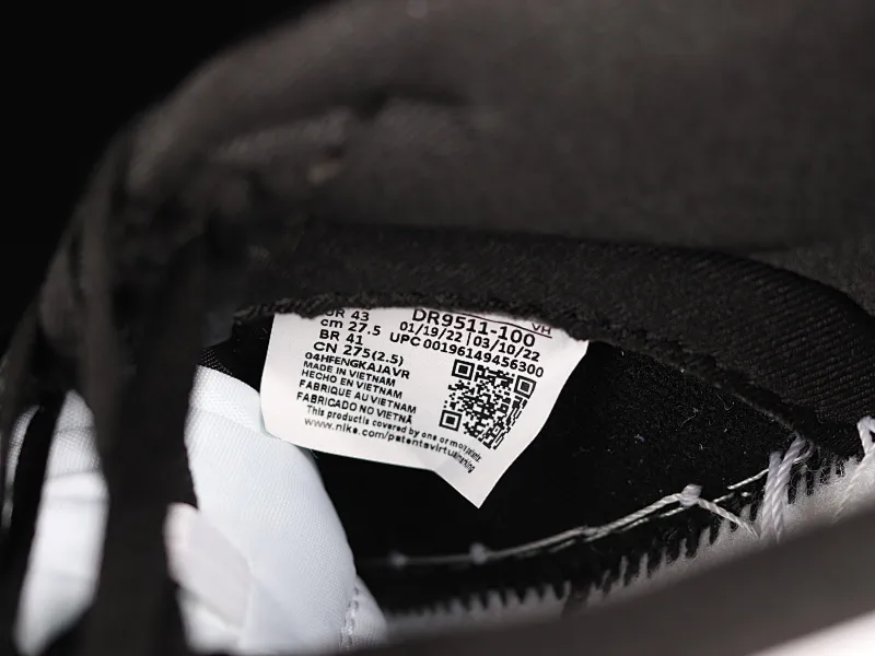 All categories Nk SB Dunk series Nk SB Dunk Low low-top sneakers F version special price Nk Dunk SB Low black and white patent leather panda SB smashed backboard fashion casual sneakers DR9511-100